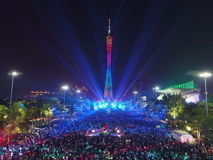 Guangzhou Tower Light Show Гуанчжоу башня света шоу
