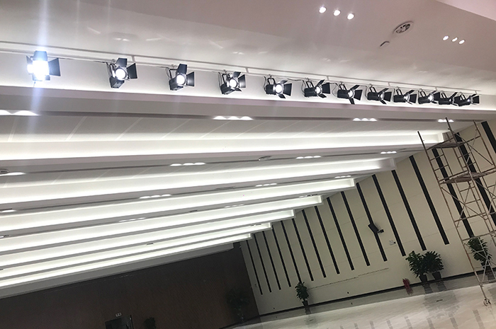 Top light of high-definition meeting room in Tianjin Bingang Electroplating Industry Base Верхний свет конференц-зала высокой четкости в базе электрической промышленности в Тяньцзинь Бинганг