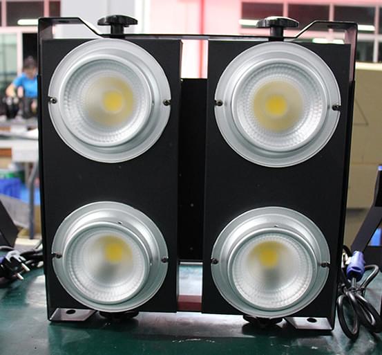 High-power LED lights for gymnasiums Высокоэнергии светодиодные фонари для гимназий