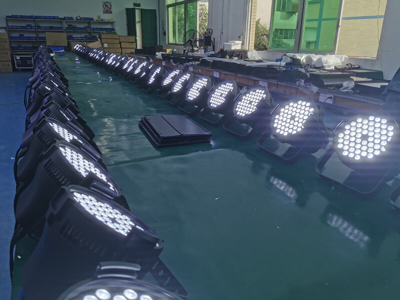 18pcs 4in1 led indoor par light (2) 18шт 4в1 светодиодный светильник для внутреннего освещения (2)