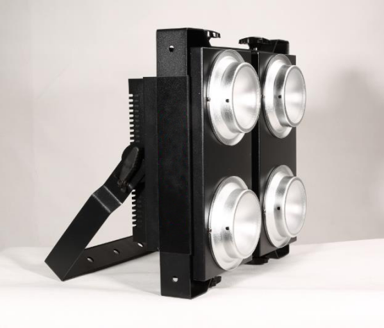 High-power LED lights for gymnasiums Высокоэнергии светодиодные фонари для гимназий