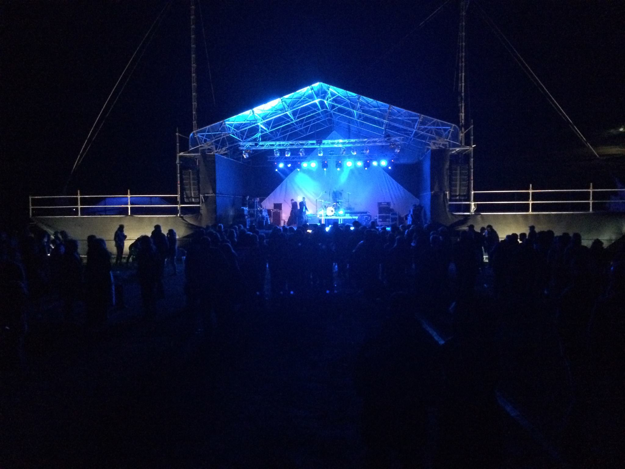 В празднование Дня Морского дня Эстония Swift 121 имеет великолепную производительность