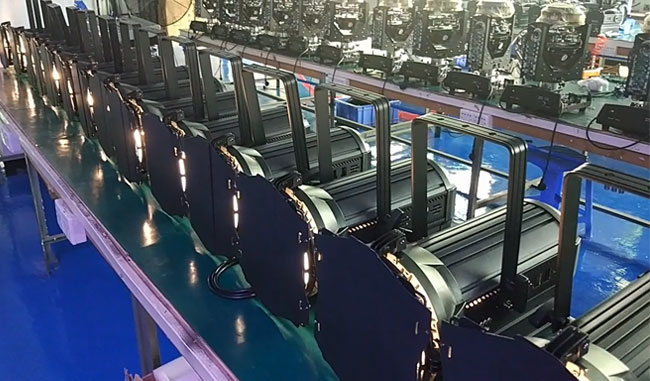 Светодиодный этап прожектора является мощным и равномерным, и это многоцелевой лампа