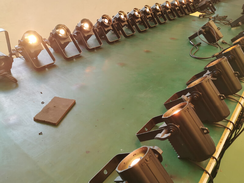 60W Mini Zoom RGBW Цветной светодиодный прожектор с эллипсоидальным отражателем