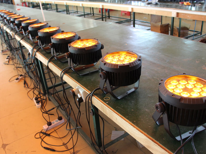 18 шт. 18 Вт RGBWAUV 6in1 Тонкий светодиодный светильник на открытом воздухе