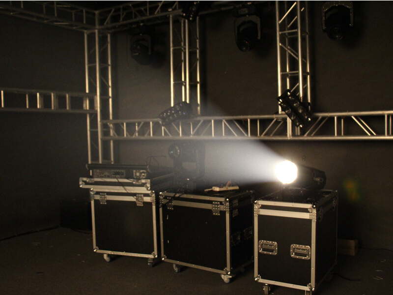 Светодиодный прожектор с зум-профилем, 300 Вт, с фиксированной цветовой температурой и длинной линзой