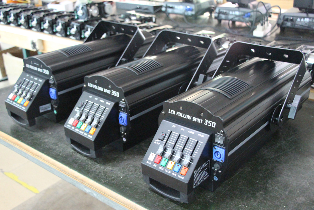 Театр 350В этапа свадьбы профессионального освещения следует за светом пятна