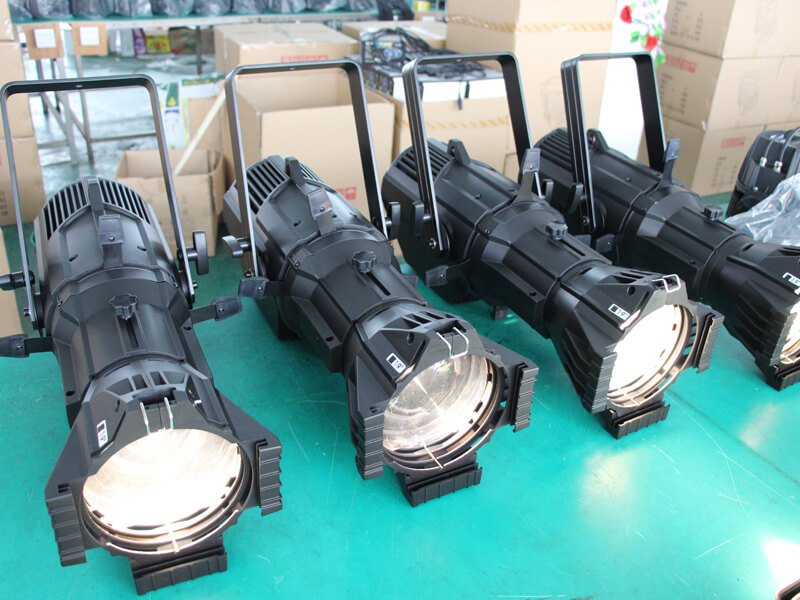 Светодиодный прожектор Leko Light мощностью 180 Вт с фиксированной линзой