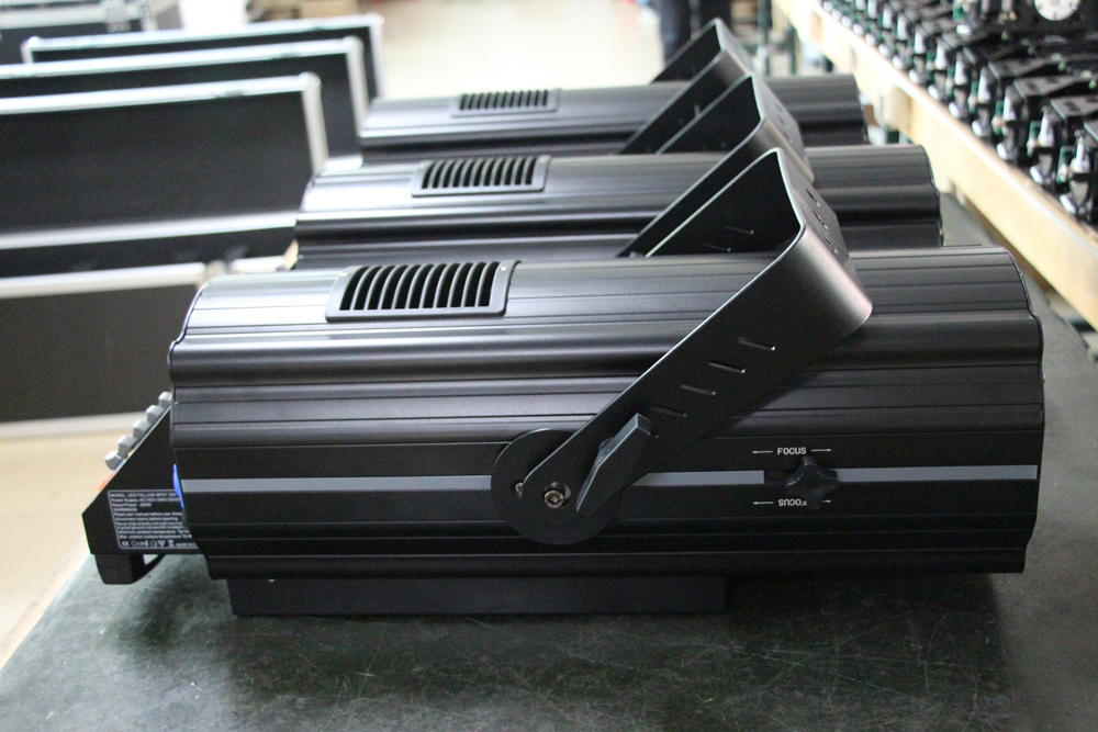 Театр 350В этапа свадьбы профессионального освещения следует за светом пятна