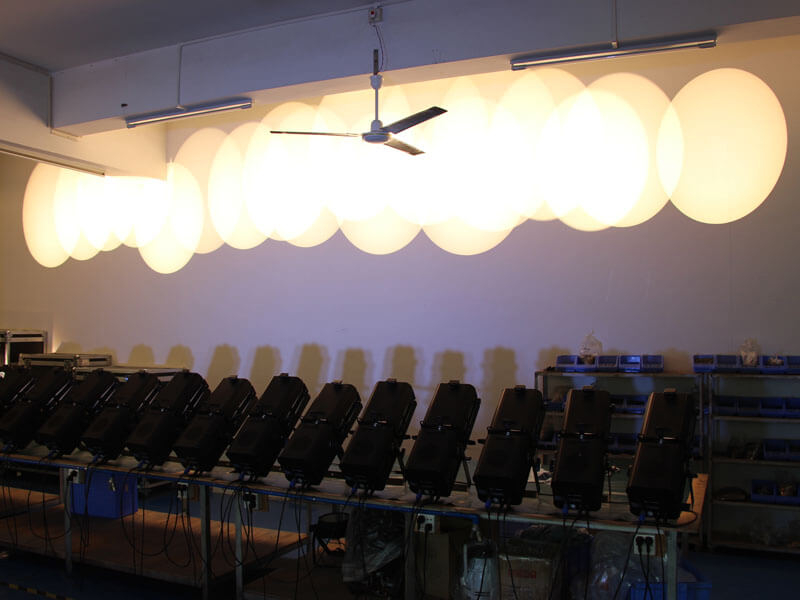 200 Вт светодиодный профильный прожектор с зумом