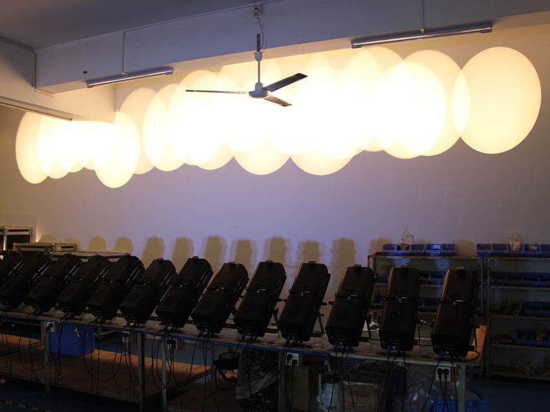 200 Вт светодиодный профильный прожектор с зумом