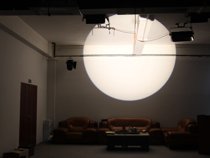 Светодиодный прожектор для сцены с зумом 400 Вт