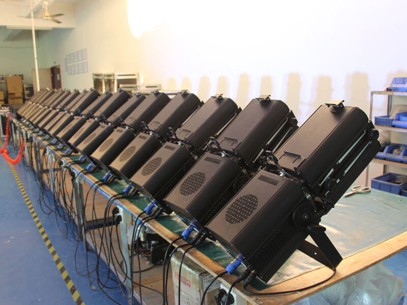 300 Вт светодиодный профильный прожектор с зумом