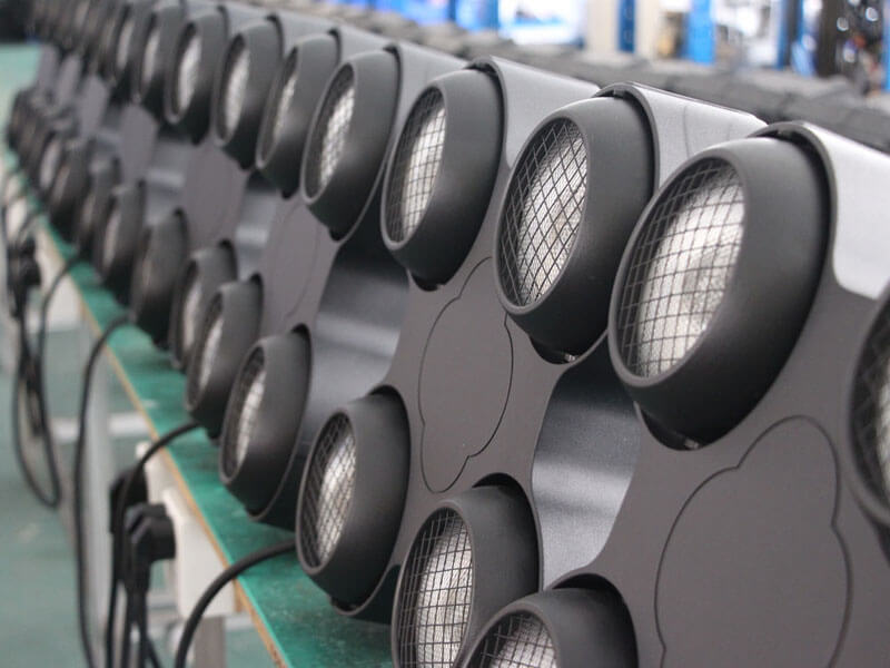 Светодиодный светильник Atomic Audience Blinder мощностью 400 Вт