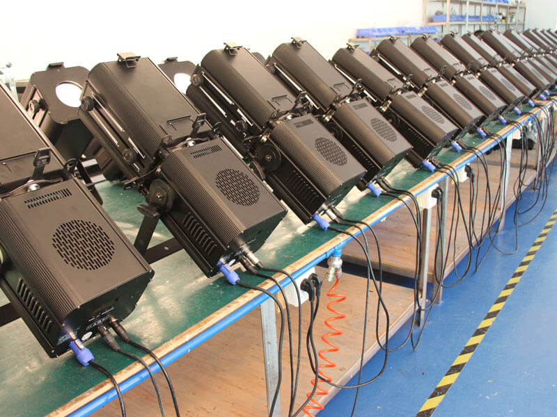 300 Вт светодиодный профильный прожектор с зумом