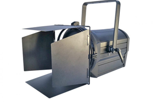 Беспроводная светодиодная лампа Френеля мощностью 400 Вт для театра