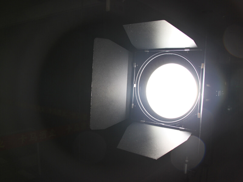 DMX Zoom 100W LED TV Studio Fresnel Continuous Light