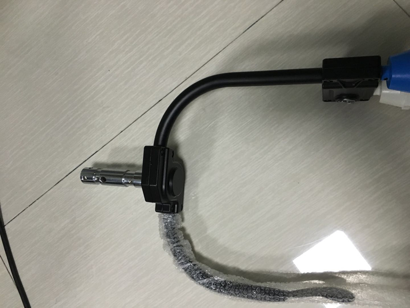 Двухцветный светодиодный непрерывный свет Френеля мощностью 200 Вт с полюсным управлением