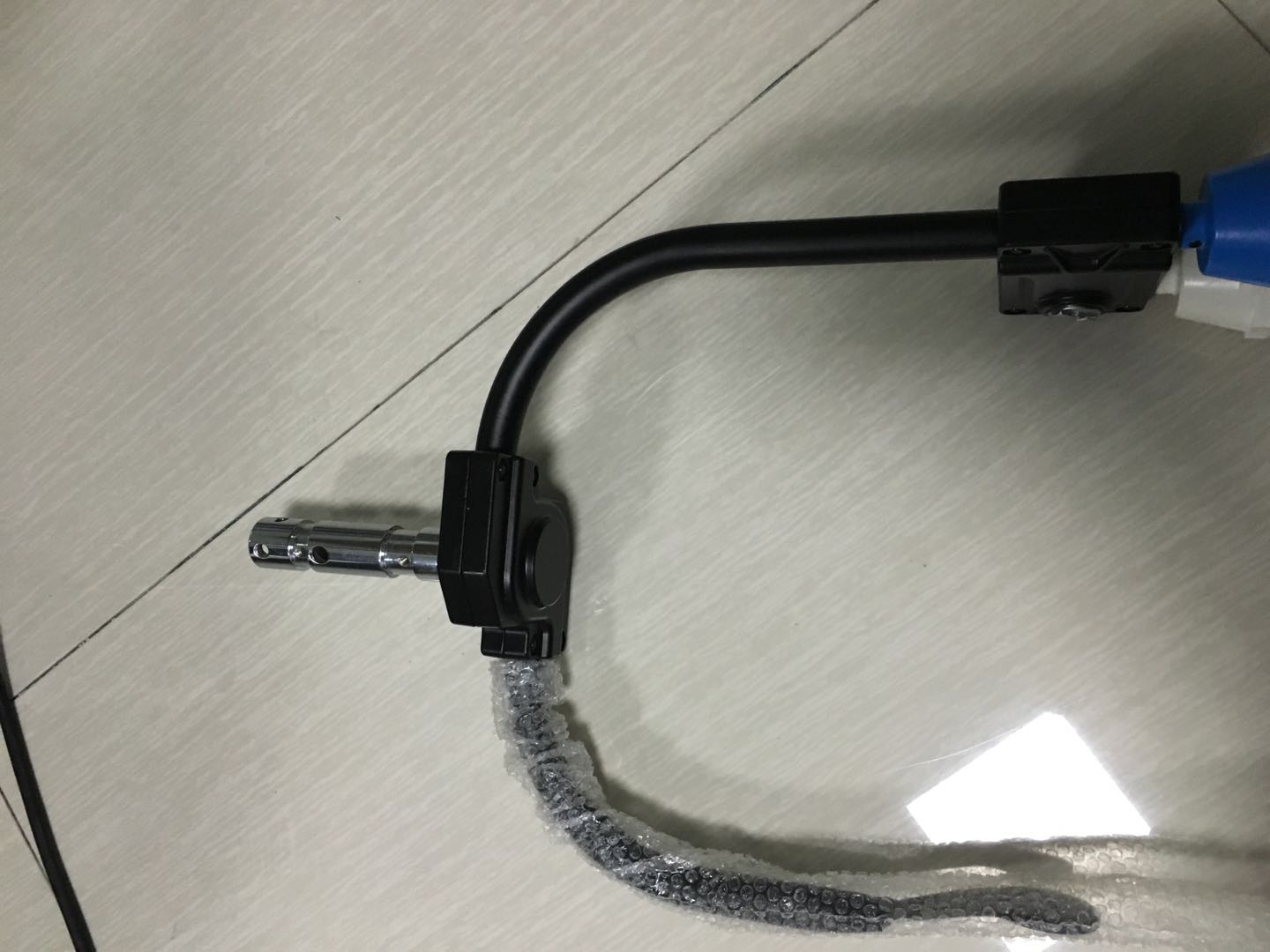 Двухцветный светодиодный непрерывный свет Френеля мощностью 200 Вт с полюсным управлением